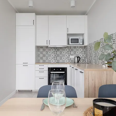 Subtle Grey With Furnished Balcony And Parking In By Renters * Krakow